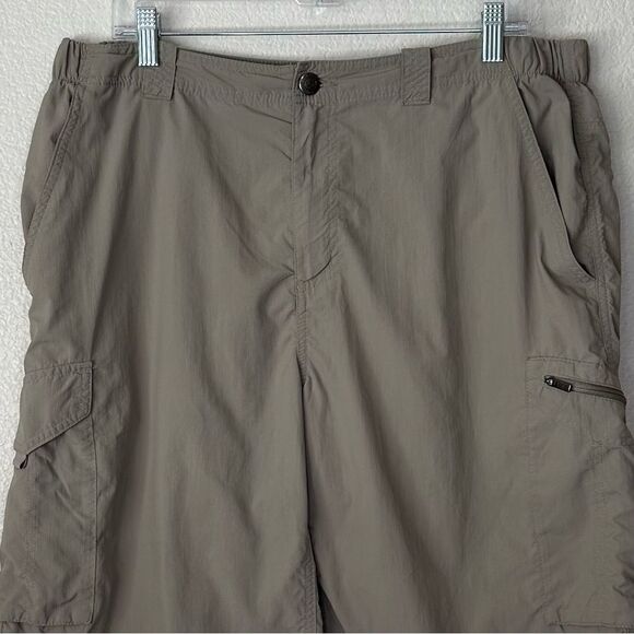 Columbia Omni-Shade Sun Protection Nylon Cargo Shorts - Picture 2 of 12